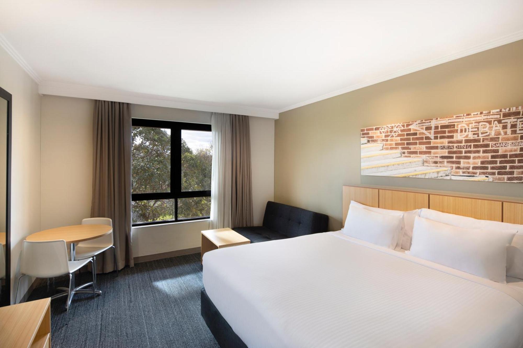 Отель Mercure Sydney Macquarie Park Экстерьер фото