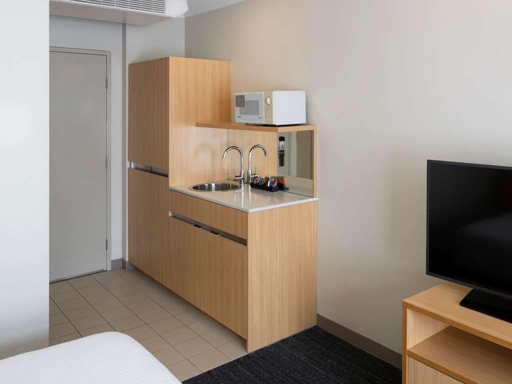 Отель Mercure Sydney Macquarie Park Экстерьер фото