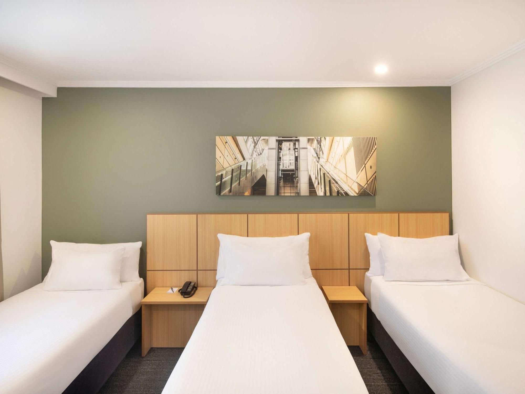 Отель Mercure Sydney Macquarie Park Экстерьер фото