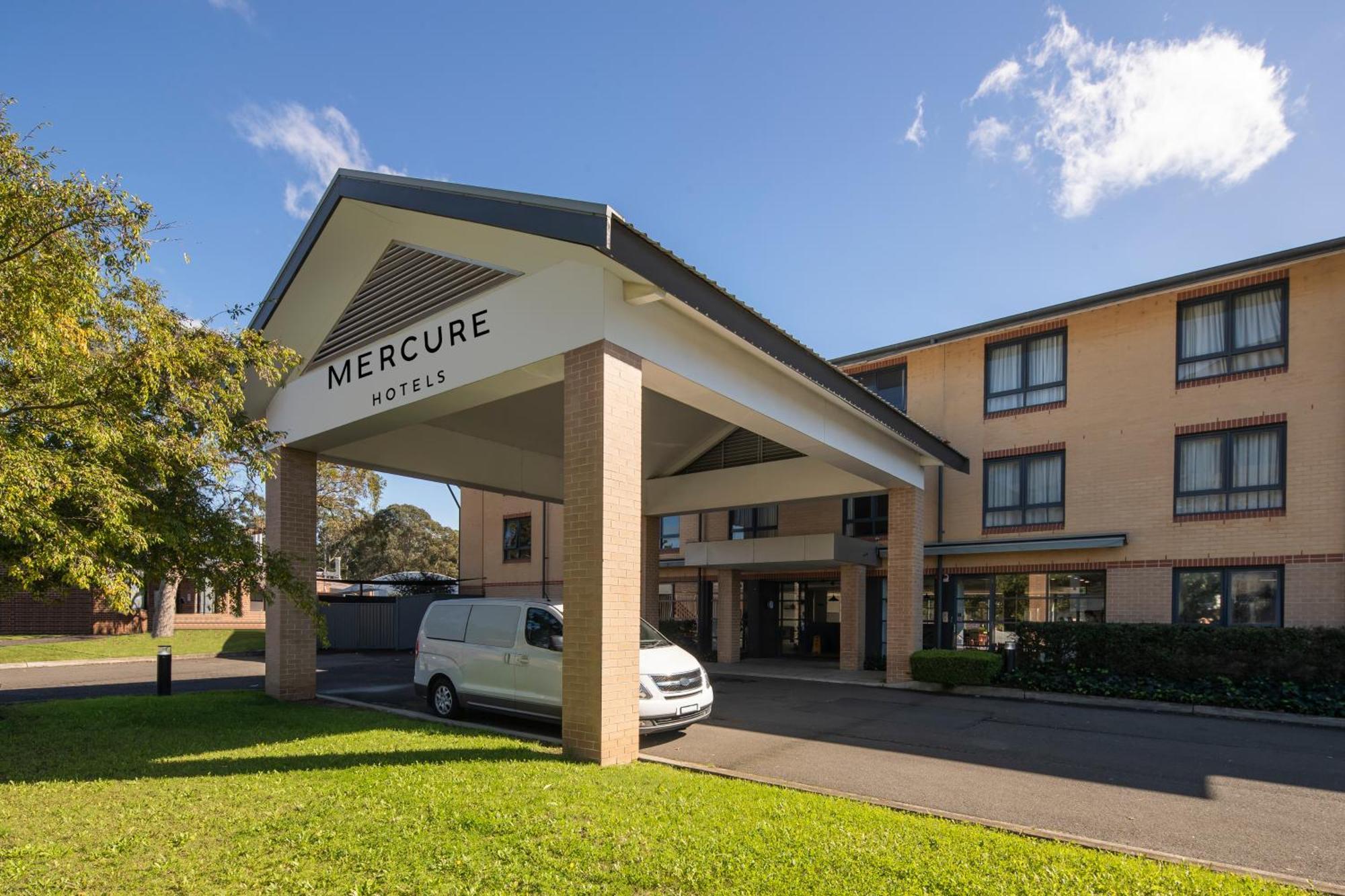 Отель Mercure Sydney Macquarie Park Экстерьер фото