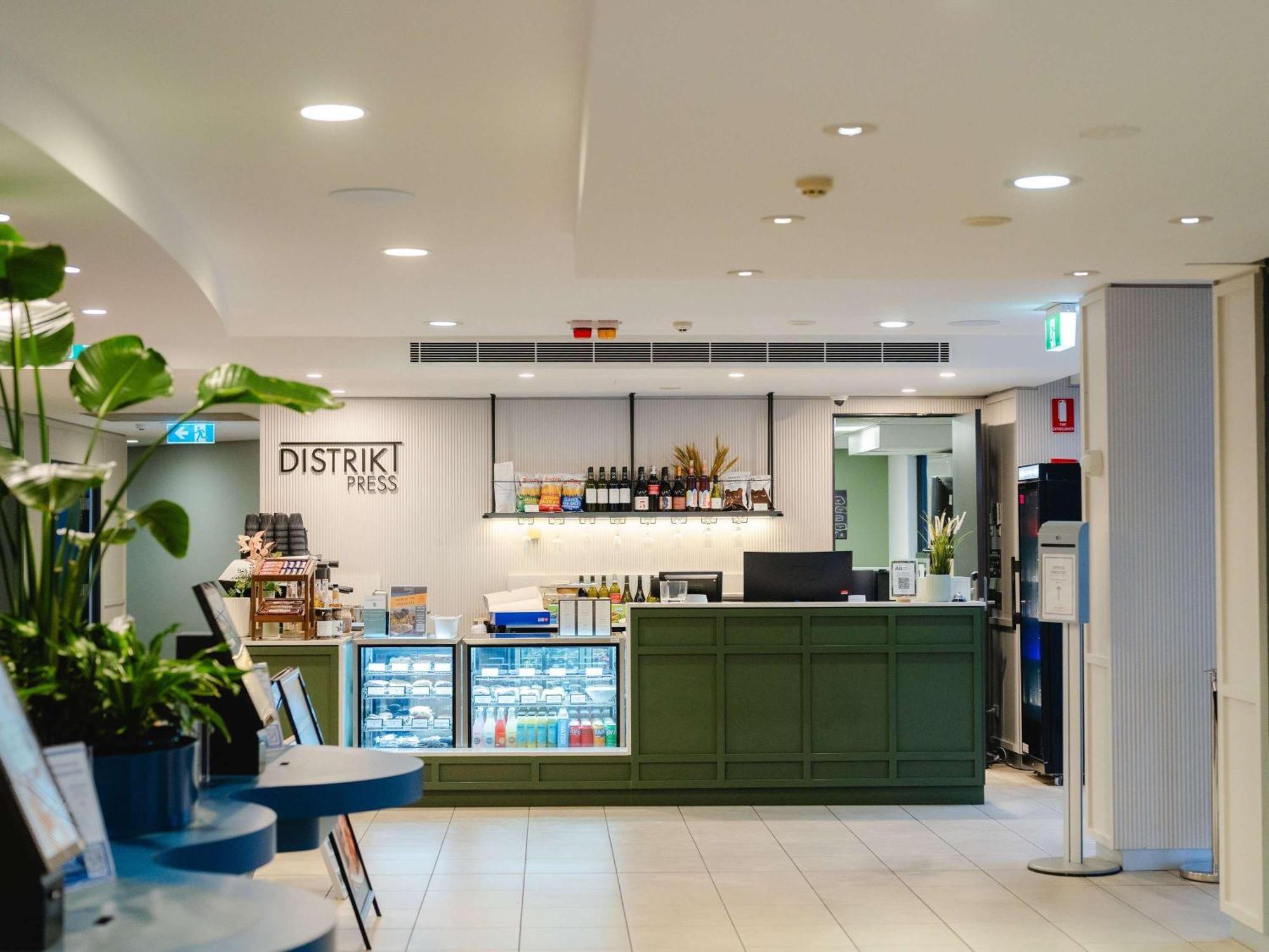 Отель Mercure Sydney Macquarie Park Экстерьер фото