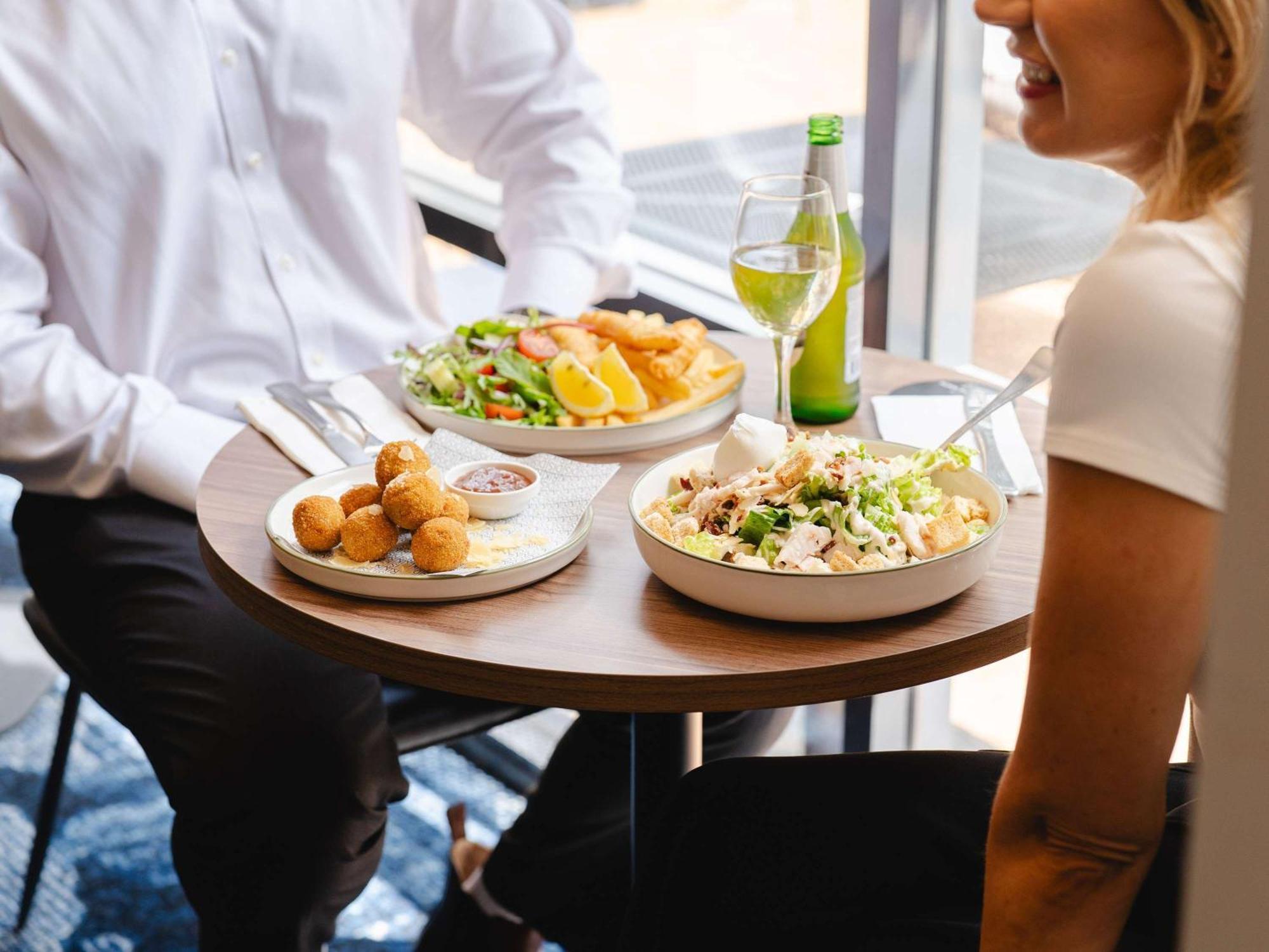 Mercure Sydney Macquarie Park Экстерьер фото
